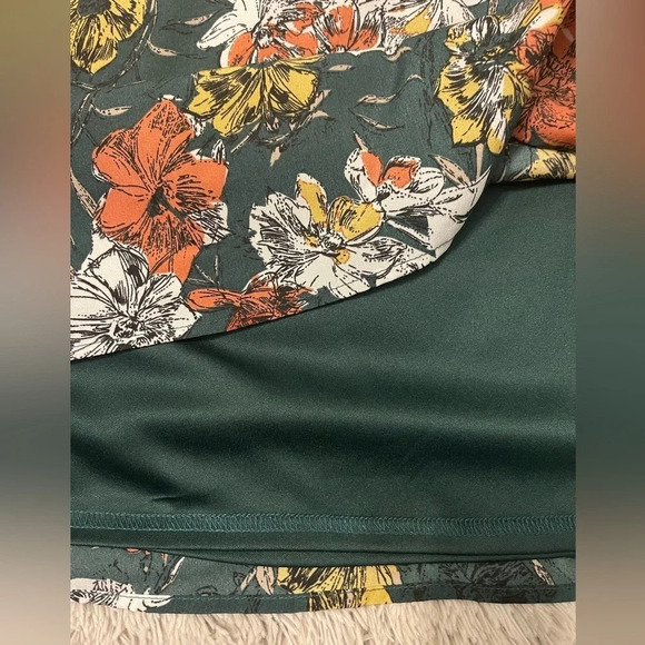 Loveriche Green Floral Dress Tunic with Ruffle Bell Sleeves Size Small - Picture 7 of 7